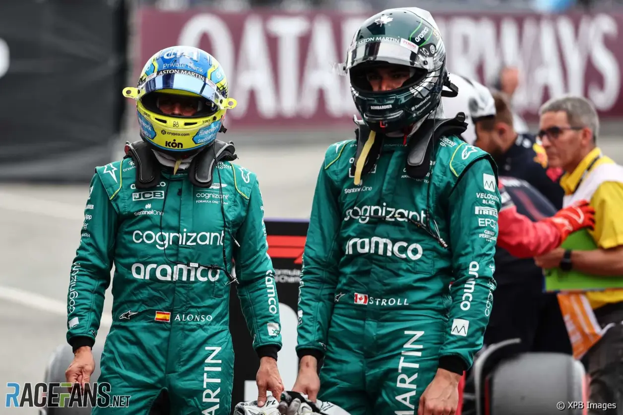 开云体育直播-阿斯顿马丁轻取雷诺车队，佩雷兹统治全场