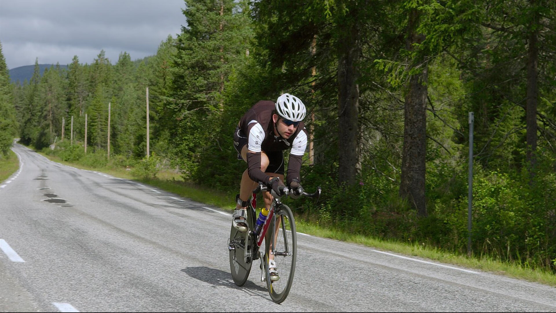 赛道上的心跳,克莱关键节点连续得分,F1年度争冠之夜